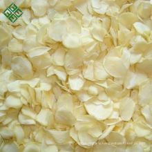 Low price air dried dehydrated garlic flakes without root wholesale